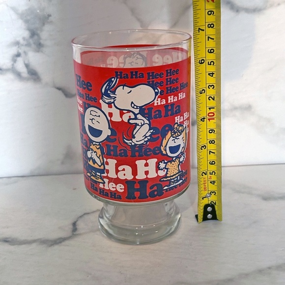 Vintage Peanuts drinking glass, Charlie Brown, Snoopy, Linus, Lucy - Picture 5 of 5
